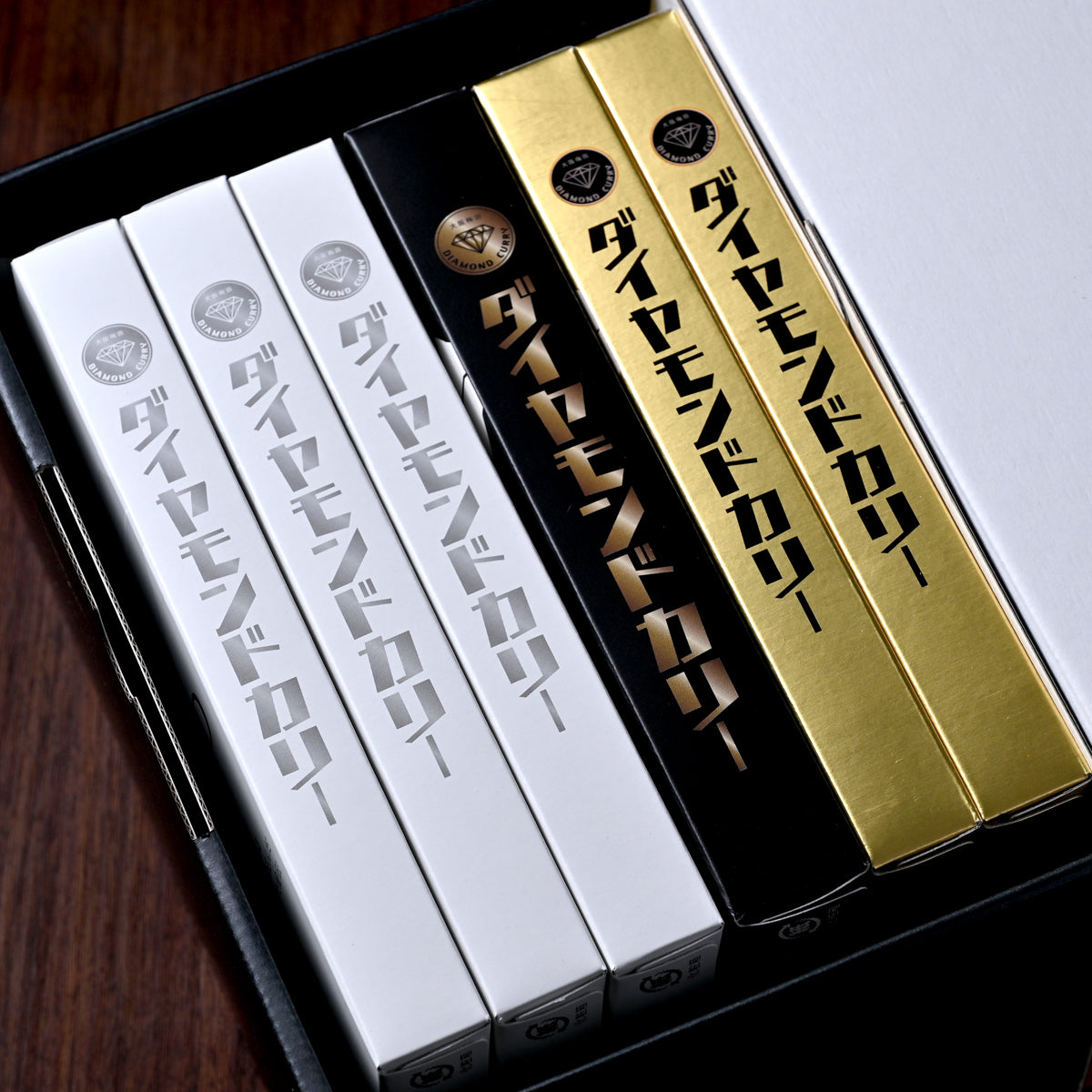 【化粧箱入り】3種食べ比べカレーセット（スタンダード3個+プレミアム1個+トマト2個）